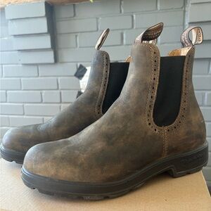 WOMEN'S ORIGINALS
HIGH TOP BOOTS - RUSTIC BROWN- Size 10